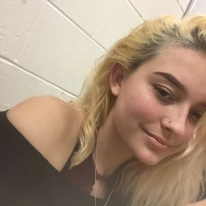 Meet your Posher, Lacee